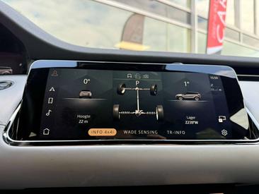 Land Rover Range Rover Evoque P200 — photo 35