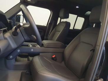 Land Rover Defender 130 D300 MHEV — photo 20