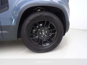Land Rover Defender 110 SE 3.0D I6 200 CV AWD Auto — photo 9
