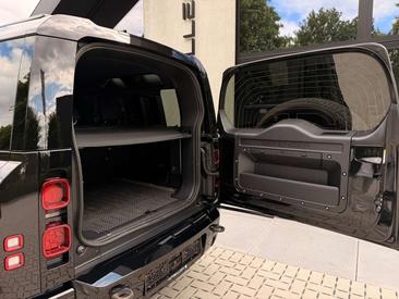 Land Rover Defender 110 X-Dynamic HSE 3.0 D MHEV D300 — photo 14