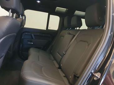 Land Rover Defender 130 D300 MHEV — photo 21