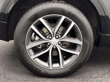 Land Rover Discovery Sport P270e S AWD Noir — photo 9