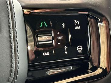 Land Rover Range Rover Velar P400e — photo 34