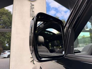 Land Rover Defender 110 X-Dynamic HSE 3.0 D MHEV D300 — photo 15