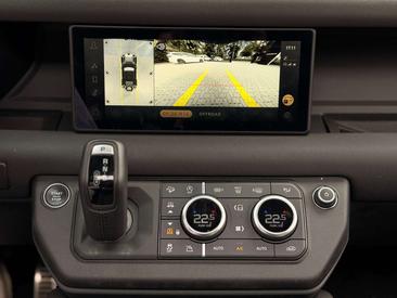 Land Rover Defender 110 X-Dynamic HSE 3.0 D MHEV D300 — photo 16