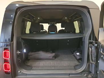Land Rover Defender 130 D300 MHEV — photo 23