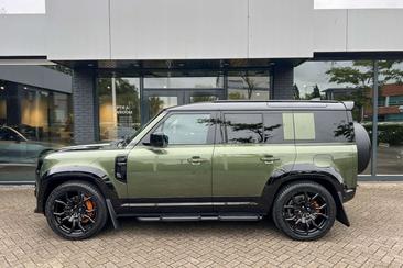 Land Rover Defender 110 P300e X-Dynamic I URBAN Widetrack — photo 6