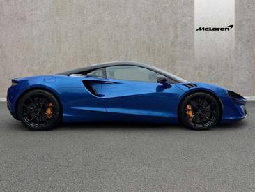 McLaren Artura — photo 3