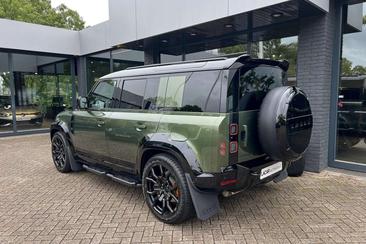 Land Rover Defender 110 P300e X-Dynamic I URBAN Widetrack — photo 7