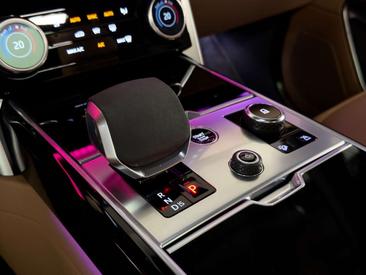 Land Rover Range Rover D350 — photo 25