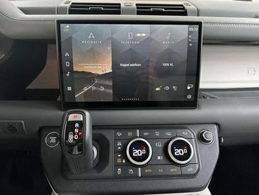 Land Rover Defender 110 X-Dynamic HSE P300e — photo 15