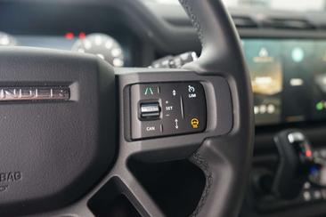 Land Rover Defender 110 X-Dynamic SE 2.0 P300e — photo 19