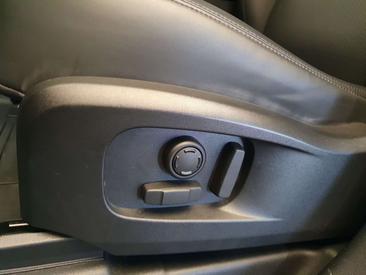 Land Rover Defender 130 D300 MHEV — photo 26