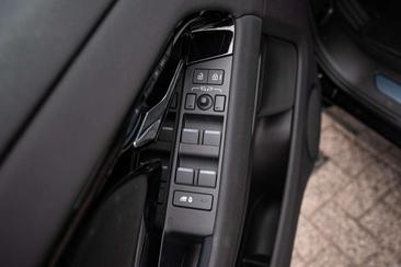 Land Rover Range Rover Evoque P269e — photo 21