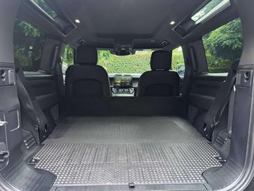 Land Rover Defender 90 3.0D — photo 16