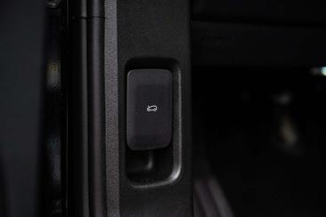 Land Rover Range Rover Evoque P269e — photo 23