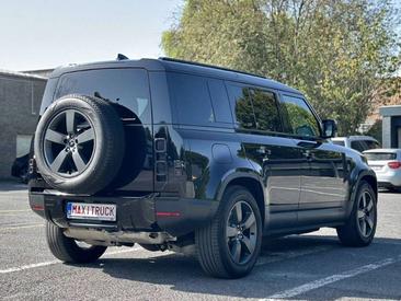 Land Rover Defender 110 P330e HYBRID — photo 4