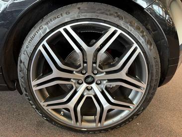 Land Rover Range Rover Evoque P300e R-Dynamic S — photo 9