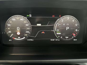 Land Rover Defender 110 X-Dynamic HSE P300e — photo 18