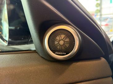Land Rover Range Rover Evoque P300e R-Dynamic S — photo 10