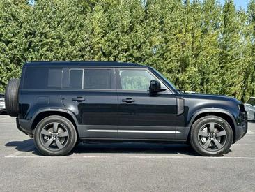 Land Rover Defender 110 P330e HYBRID — photo 6