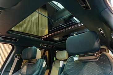 Land Rover Range Rover P550e — photo 46