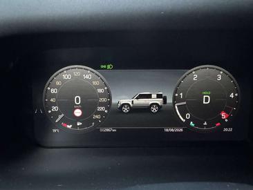 Land Rover Defender 90 3.0D — photo 19