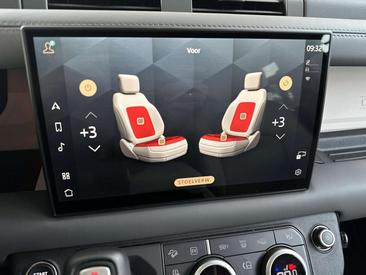 Land Rover Defender 110 X-Dynamic HSE P300e — photo 19