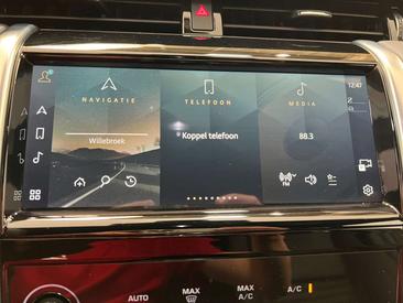 Land Rover Discovery Sport P300e PHEV R-Dynamic — photo 20