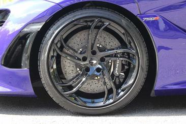 McLaren 750S — photo 10