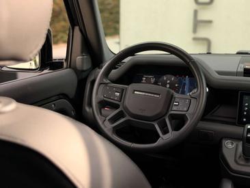 Land Rover Defender 110 X-Dynamic HSE 3.0 D MHEV D300 — photo 23