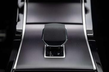 Land Rover Range Rover Evoque P269e — photo 26