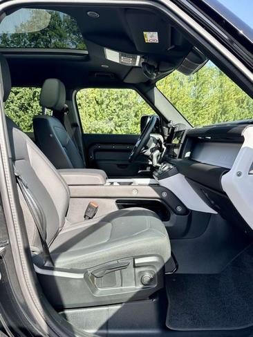 Land Rover Defender 110 P330e HYBRID — photo 8