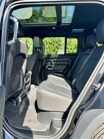 Land Rover Defender 110 P330e HYBRID — photo 9