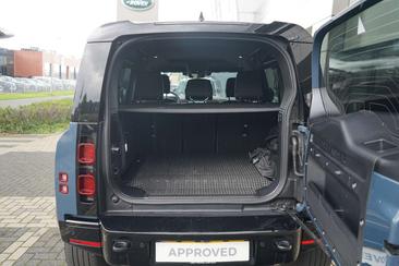 Land Rover Defender 110 X-Dynamic SE 2.0 P300e — photo 25