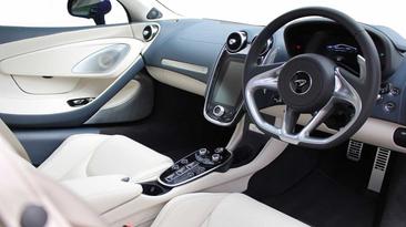 McLaren GT — photo 12
