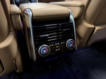 Land Rover Range Rover D350 — photo 32