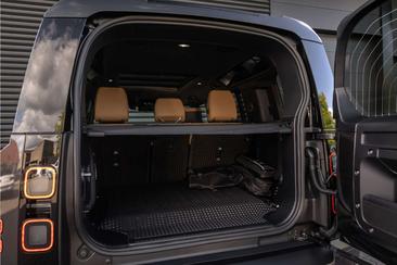Land Rover Defender 110 2.0 P300e X-Dynamic HSE Pano Head Up Trekh Gris — photo 9