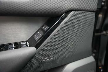 Land Rover Range Rover Velar R-Dynamic SE — photo 13