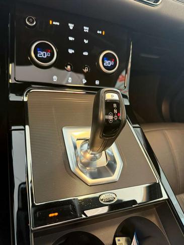 Land Rover Range Rover Evoque P300e R-Dynamic S — photo 15