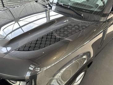 Land Rover Defender 110 X-Dynamic HSE P300e — photo 23