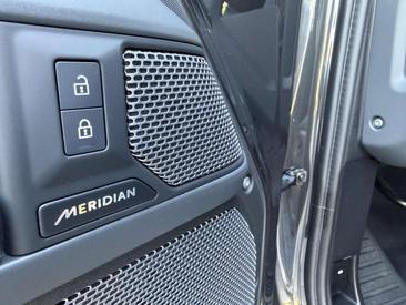Land Rover Defender 110 P400e X-Dynamic SE AWD Auto. MY24 Gris — photo 15