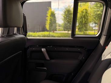 Land Rover Defender 110 X-Dynamic HSE 3.0 D MHEV D300 — photo 27