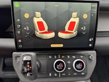 Land Rover Defender 90 3.0D WINTERPACK/TREKHAAK/DRIVERASSIST — photo 25
