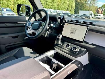 Land Rover Defender 110 P330e HYBRID — photo 13