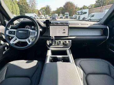 Land Rover Defender 110 P330e HYBRID — photo 14