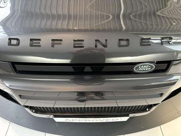 Land Rover Defender 110 X-Dynamic HSE P300e — photo 25
