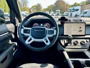 Land Rover Defender 110 P330e HYBRID — photo 15