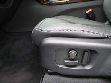 Land Rover Range Rover Velar Belgravia Edition Satin PHEV 2.0 P400e AWD — photo 30