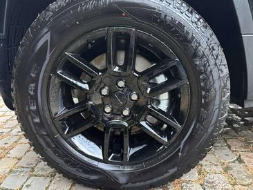 Land Rover Defender 90 3.0D — photo 29
